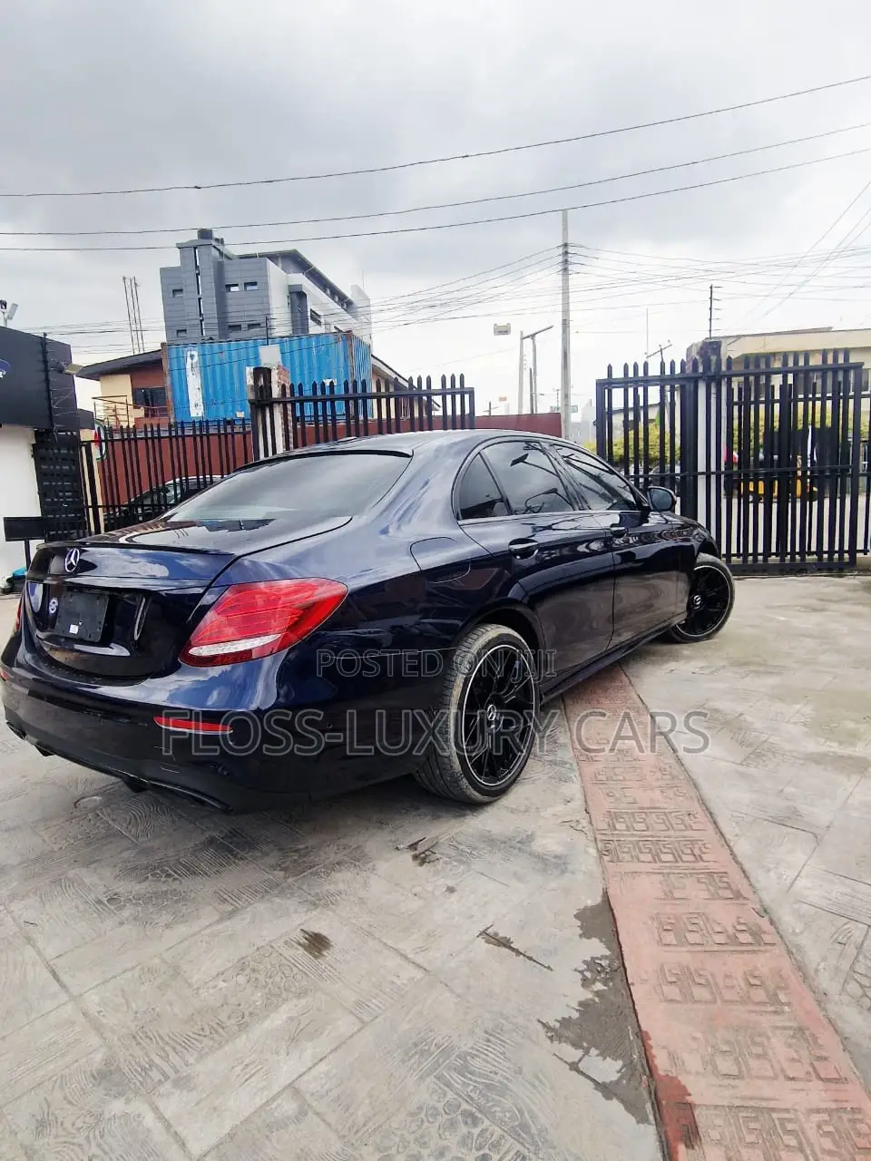 Mercedes-Benz E300 2018 Blue