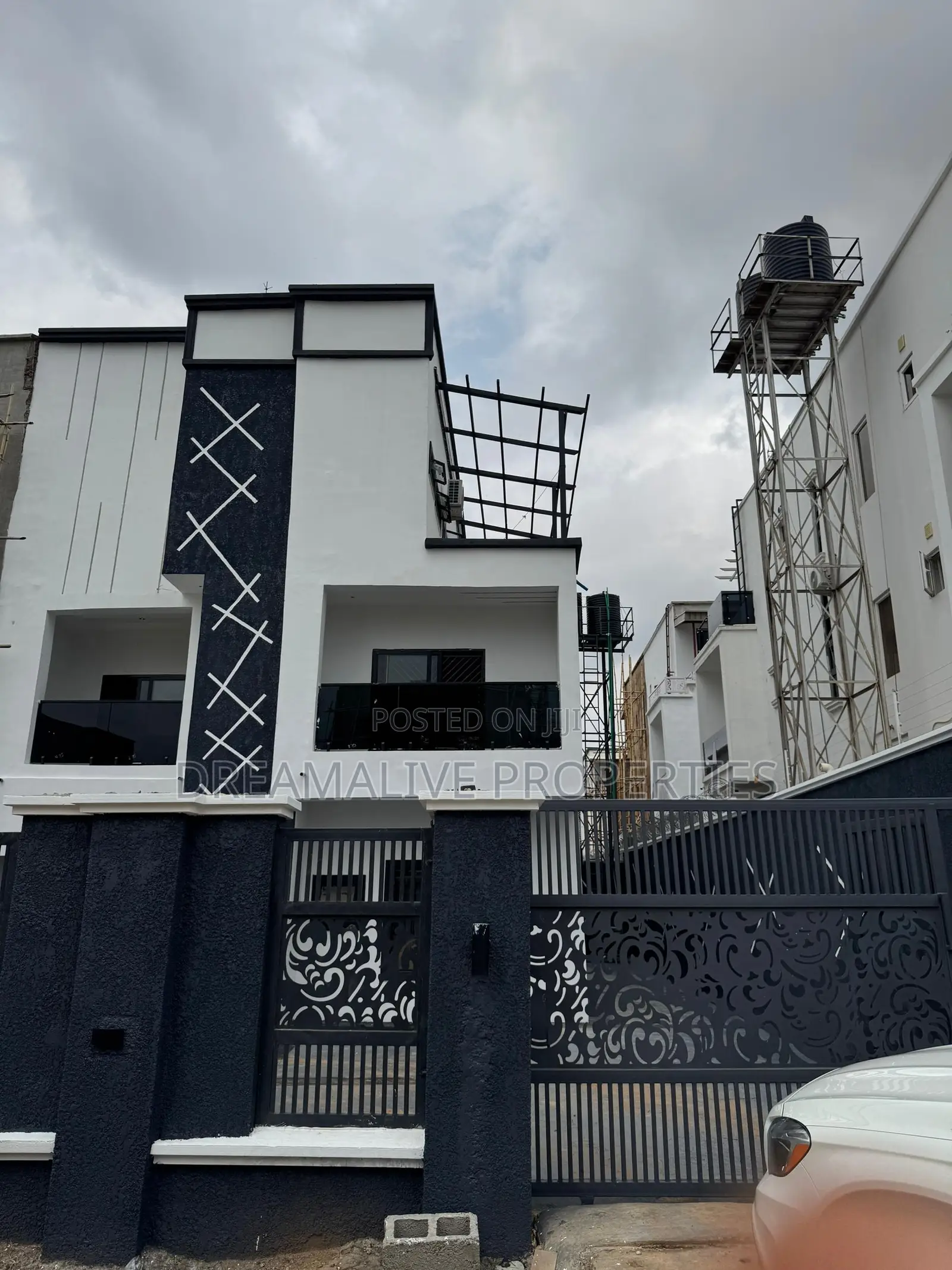 5bdrm Duplex in Ochacho, Life Camp for rent