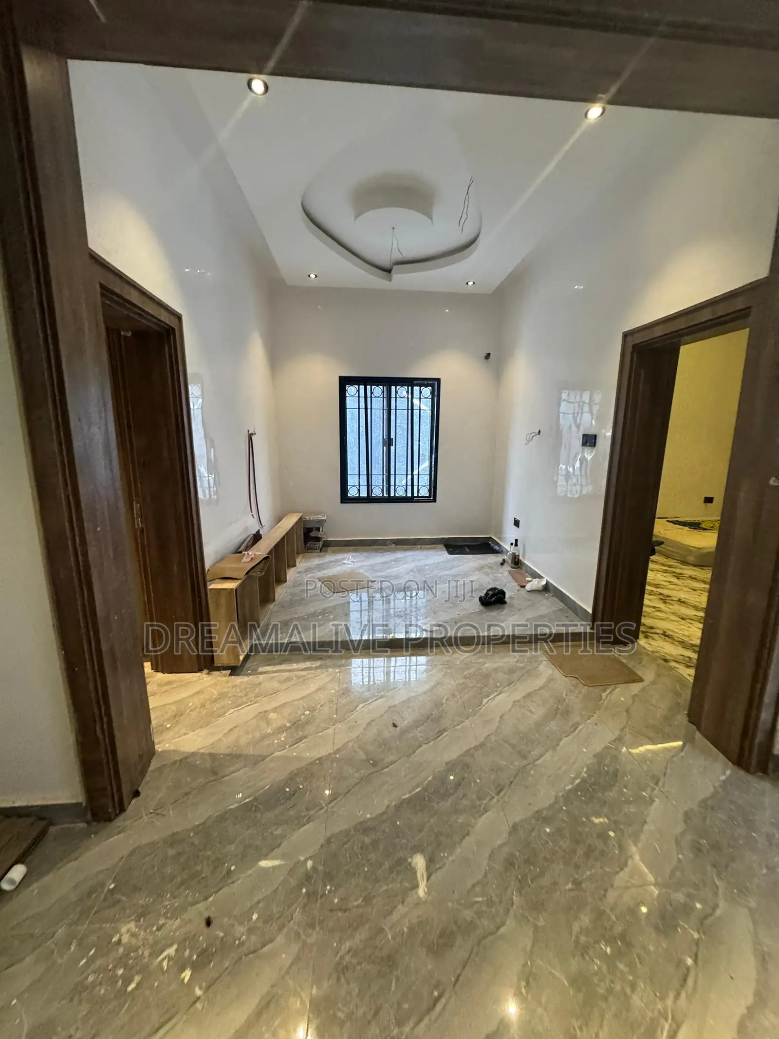 5bdrm Duplex in Ochacho, Life Camp for rent