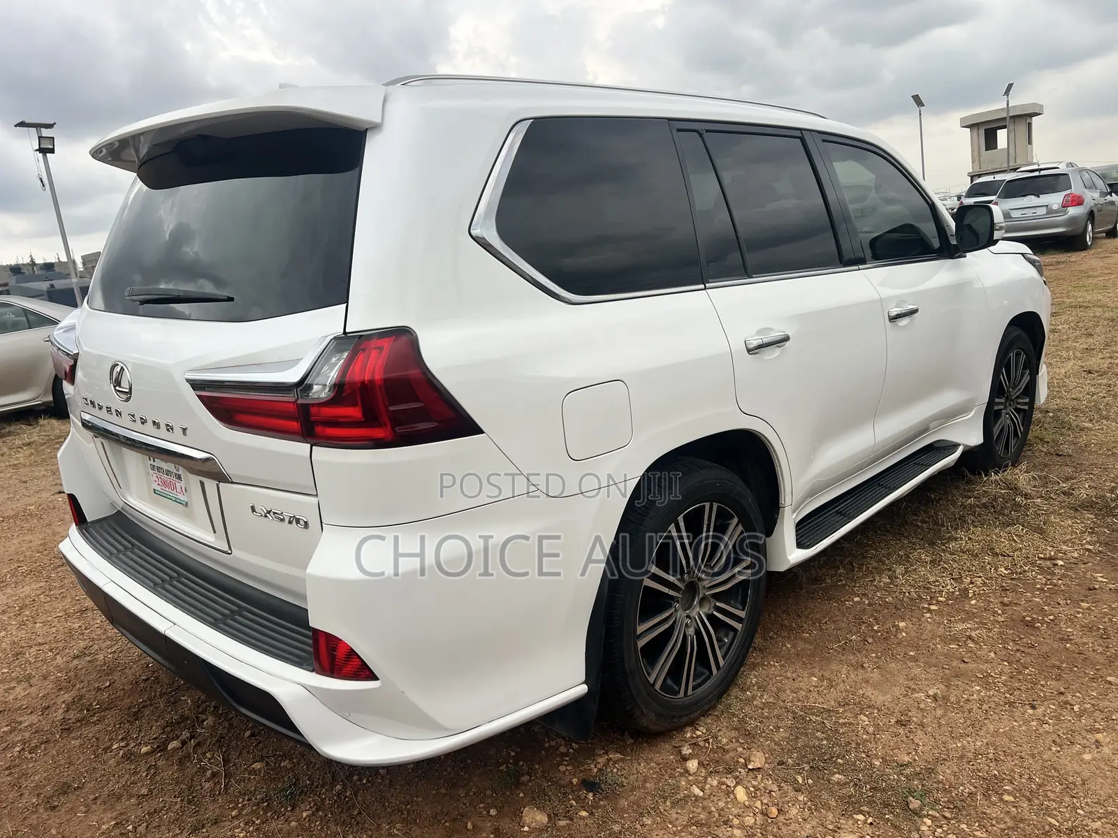 Lexus LX 570 (5 seats) AWD 2018 White