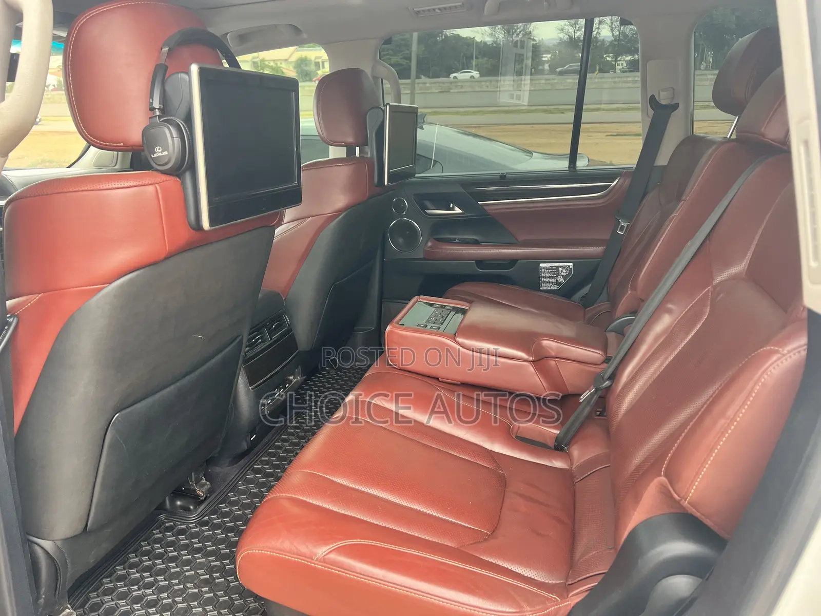 Lexus LX 570 (5 seats) AWD 2018 White
