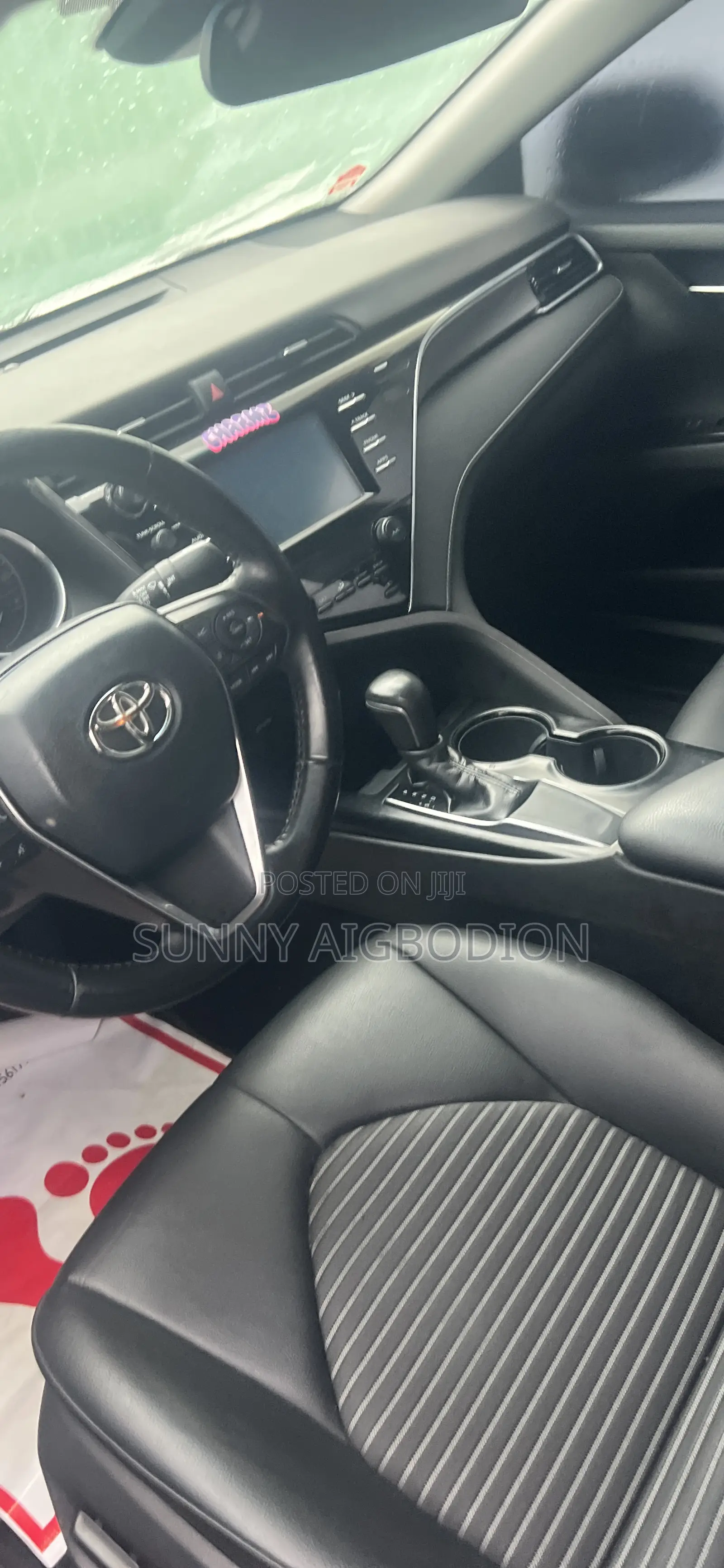 Toyota Camry SE FWD (2.5L 4cyl 8AM) 2018 Silver