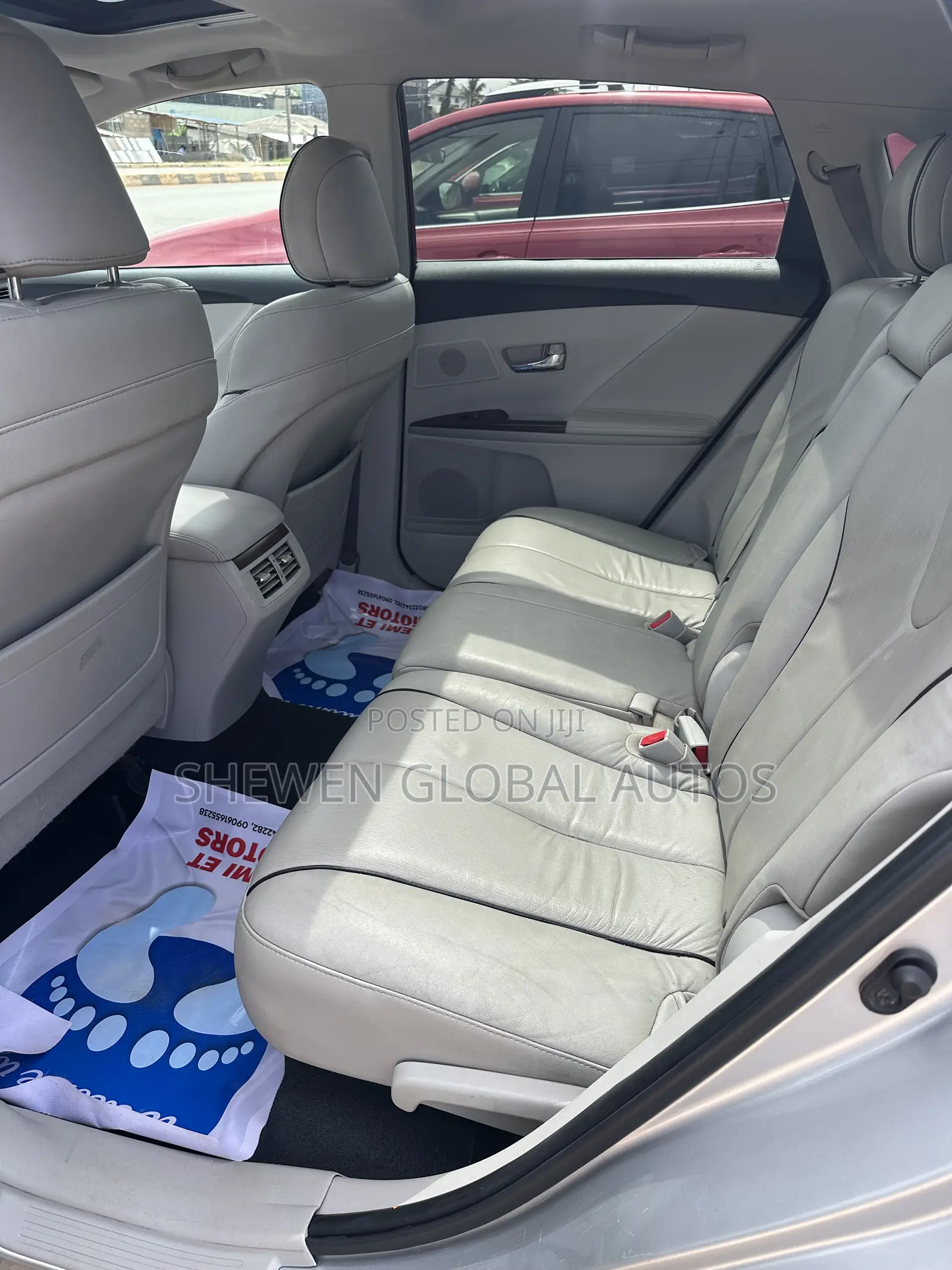 Toyota Venza XLE 2010 Silver