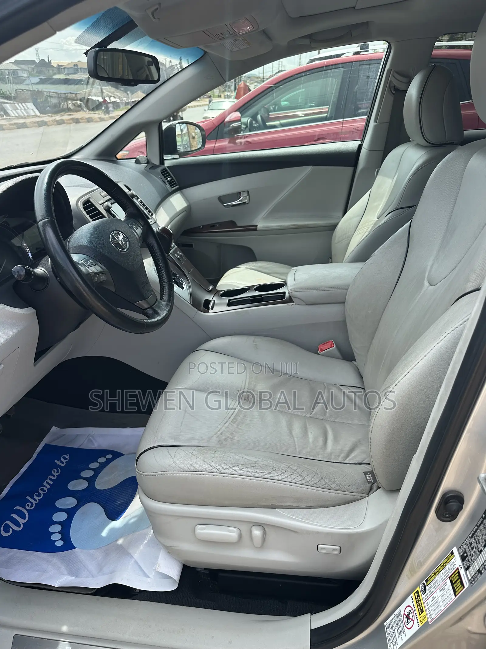 Toyota Venza XLE 2010 Silver