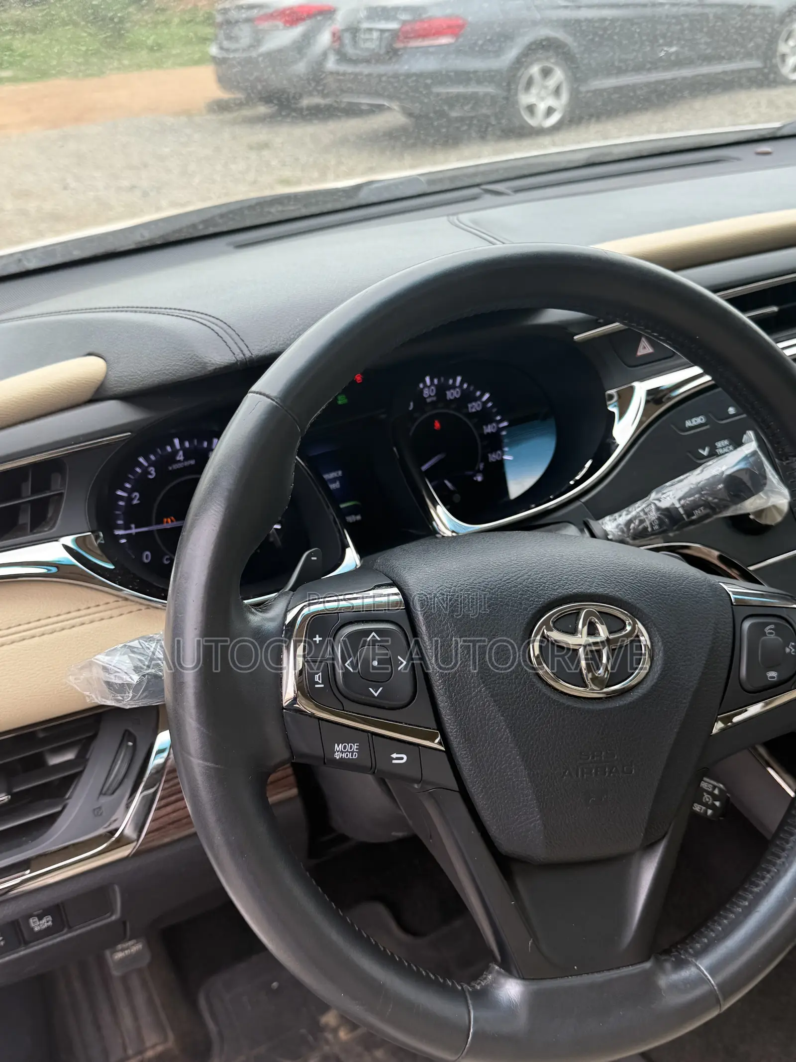 Toyota Avalon XLE Premium Sedan FWD (3.5L 6cyl 6A) 2013 White