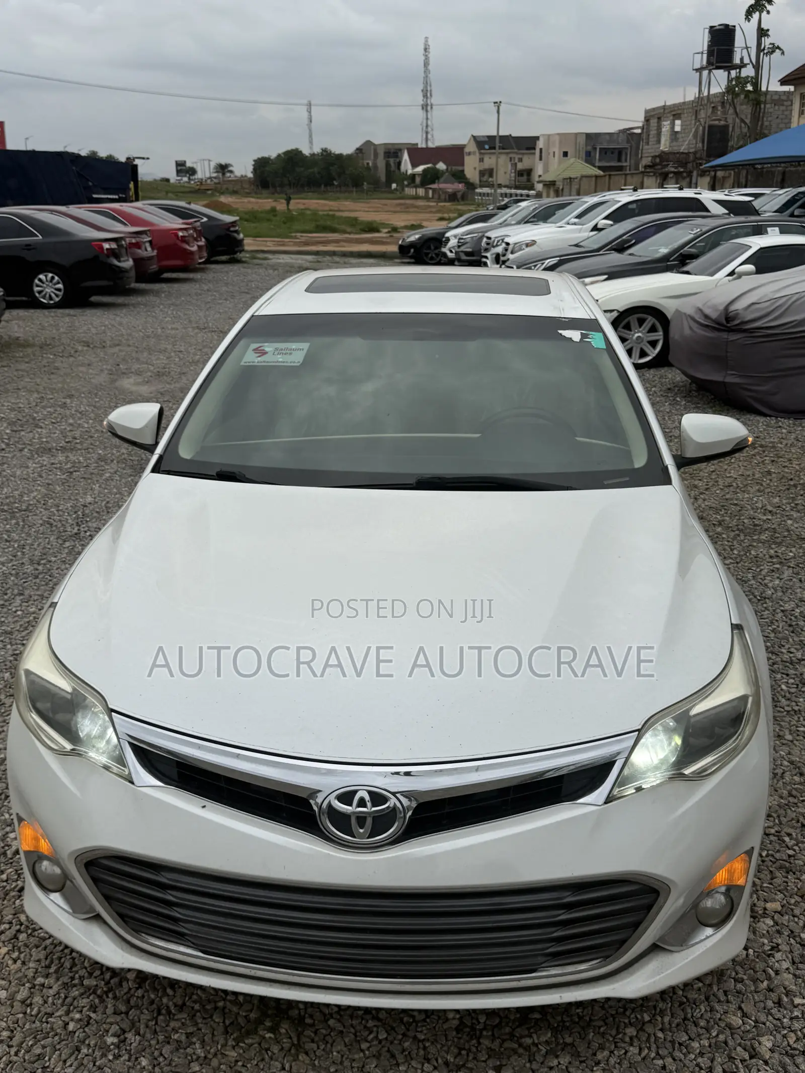 Toyota Avalon XLE Premium Sedan FWD (3.5L 6cyl 6A) 2013 White