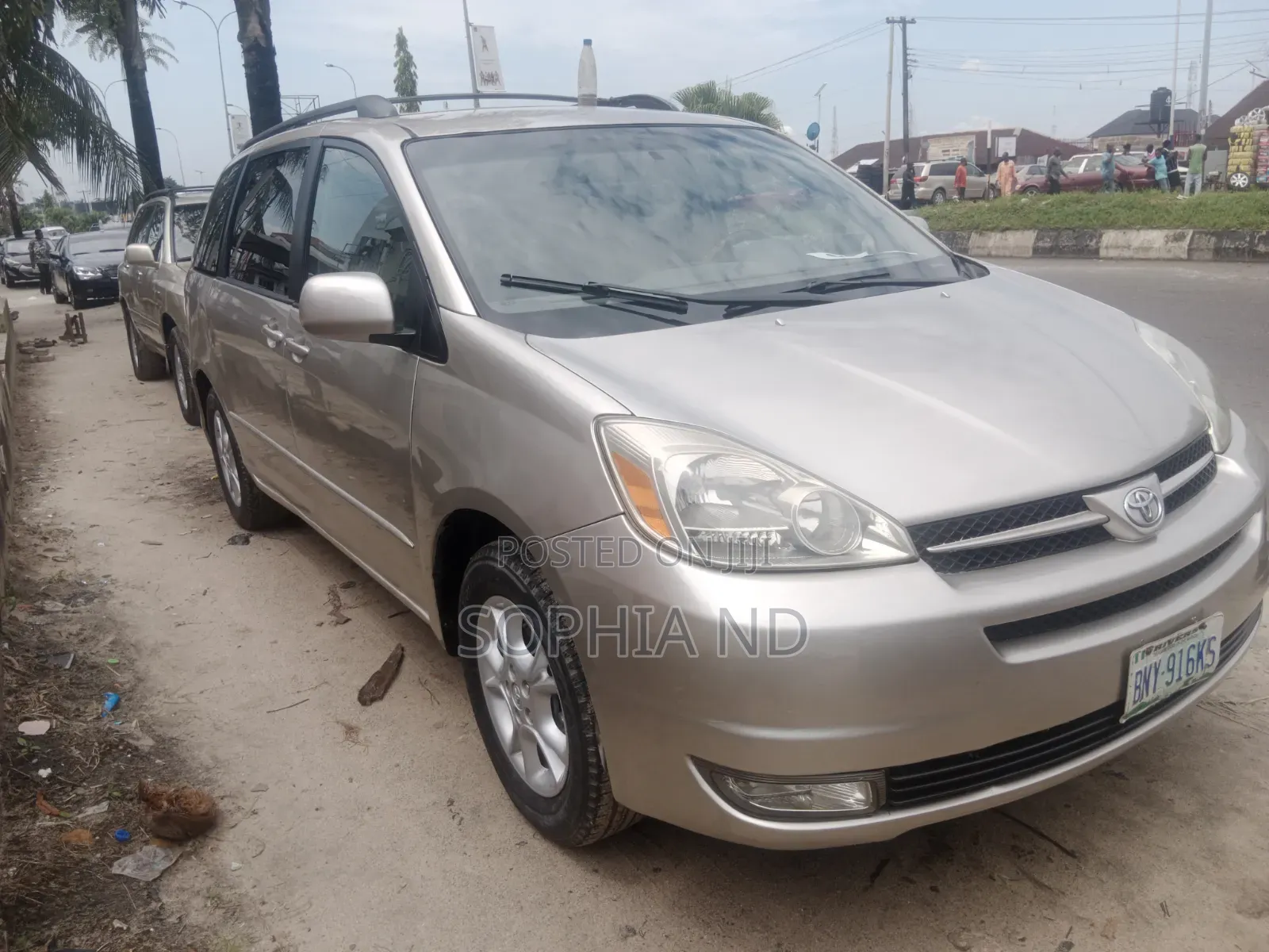 Toyota Sienna 2004 Gold