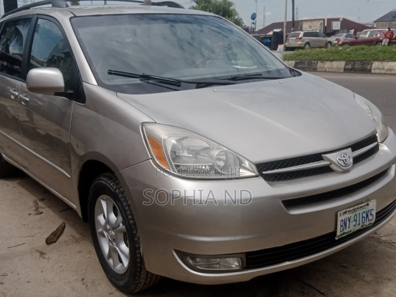 Toyota Sienna 2004 Gold