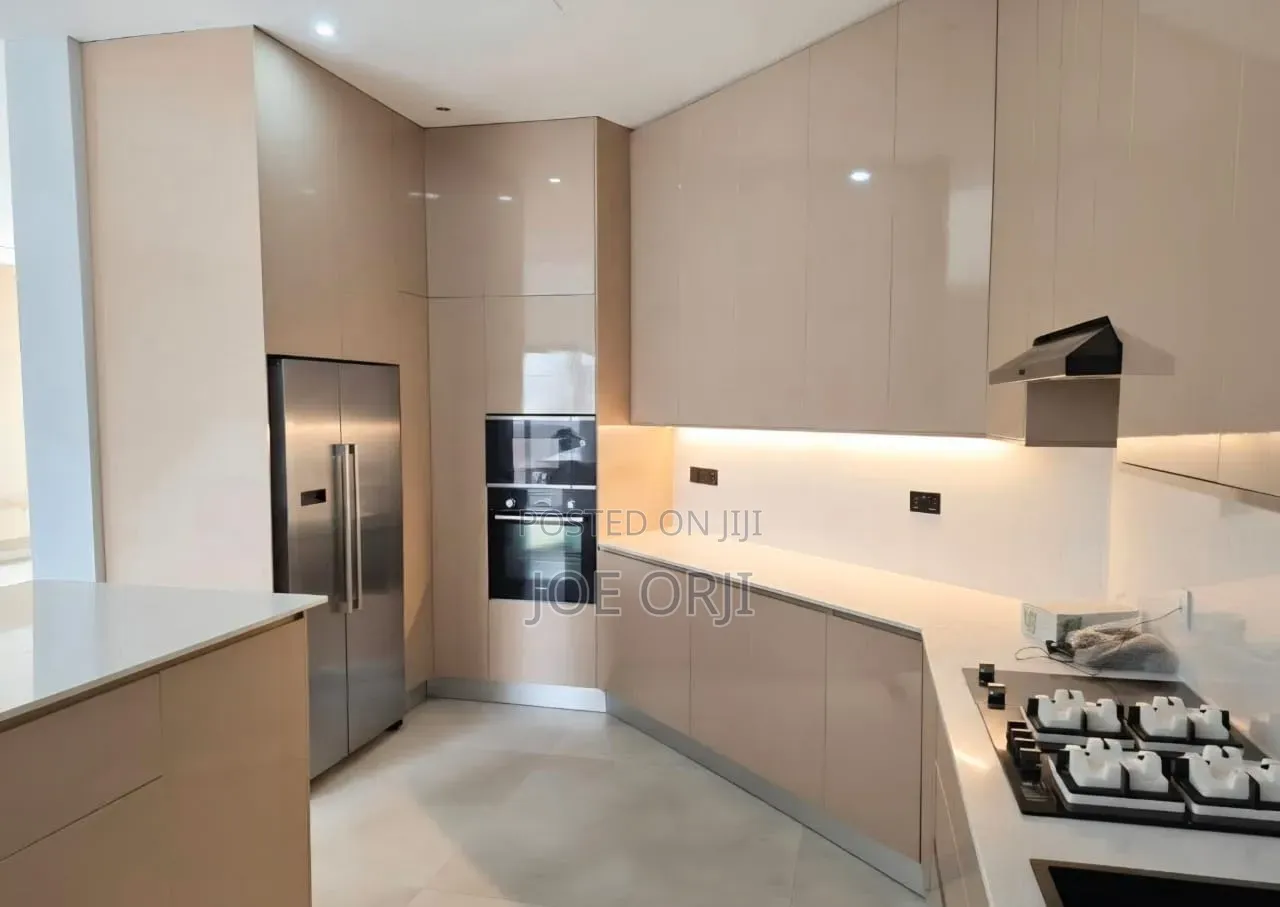 Furnished 2bdrm Apartment in Lekki Phase 1 for sale