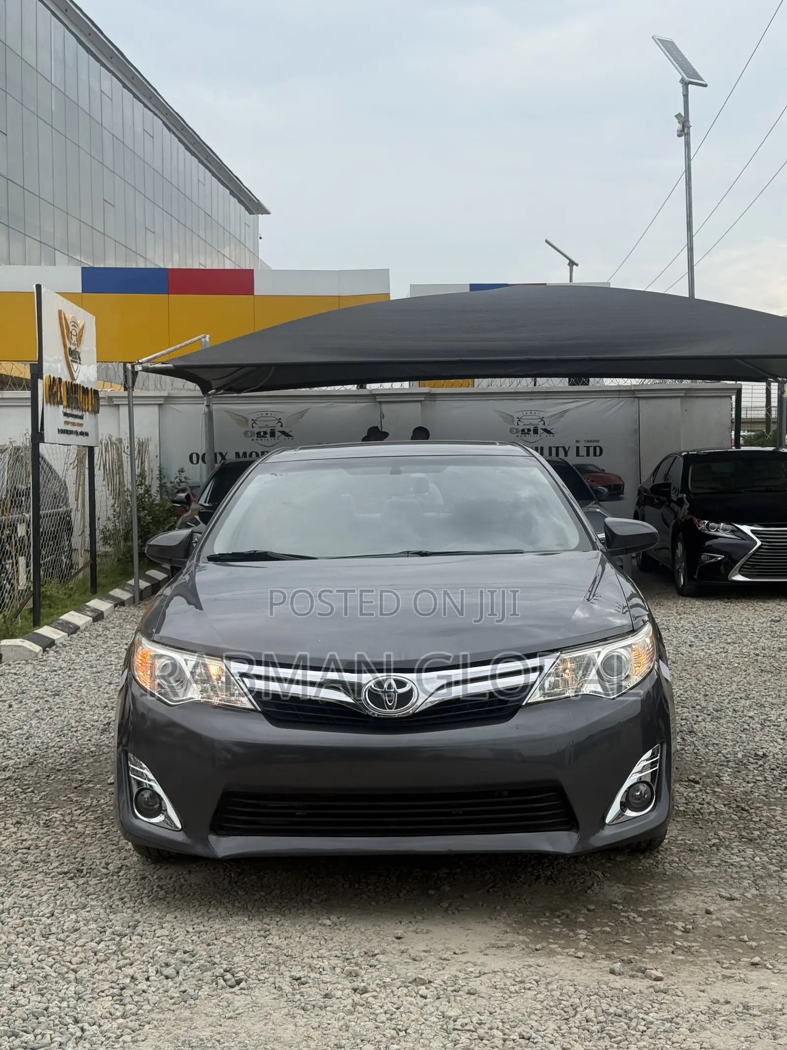 Toyota Camry XLE V6 4dr Sedan (3.5L 6cyl 6A) 2013 Gray