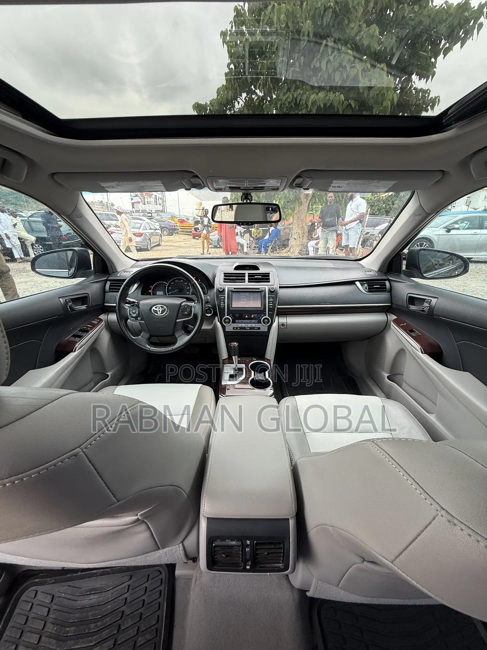 Toyota Camry XLE V6 4dr Sedan (3.5L 6cyl 6A) 2013 Gray