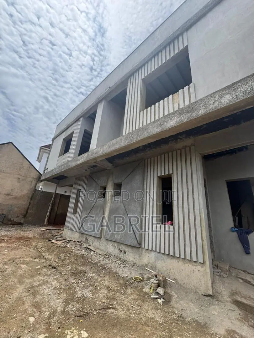4bdrm Duplex in Mountain View Estate, Dawaki for sale