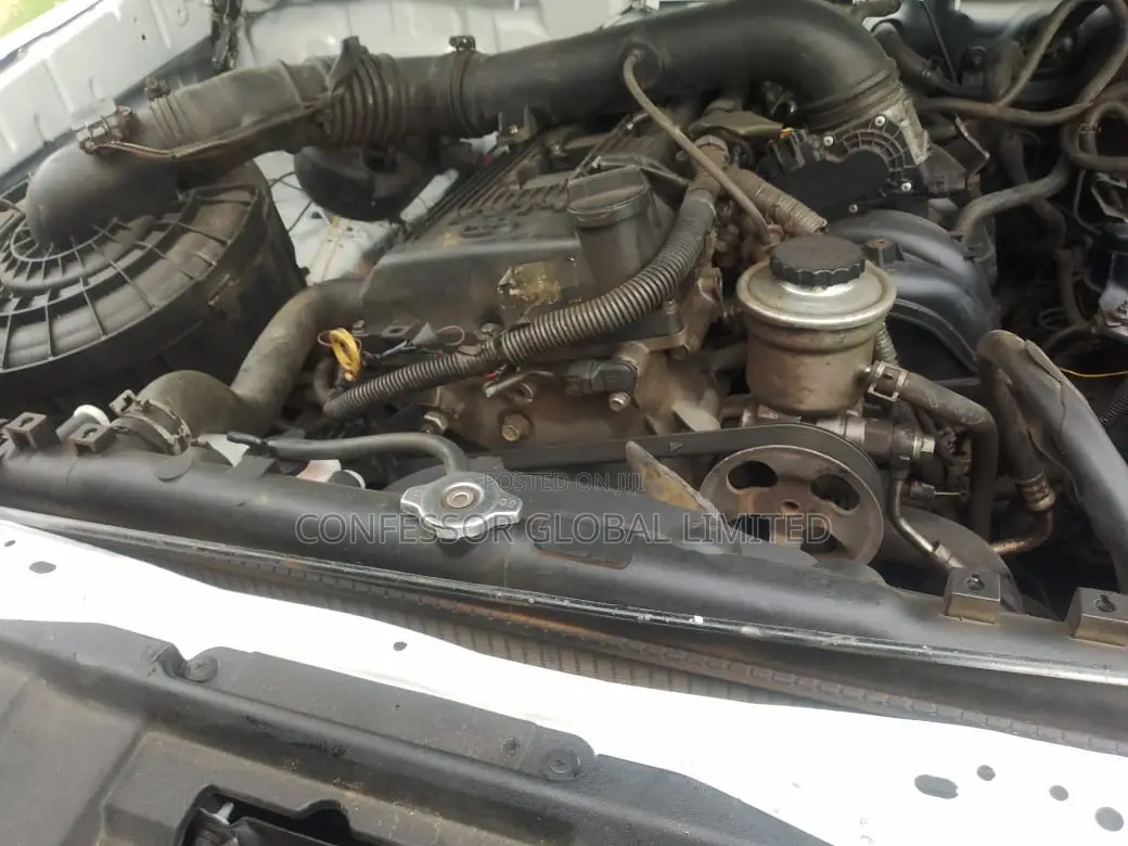Toyota Hilux 2009 White