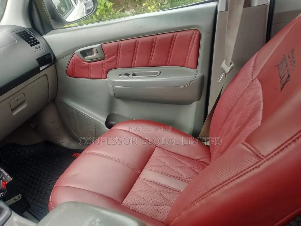 Toyota Hilux 2009 White