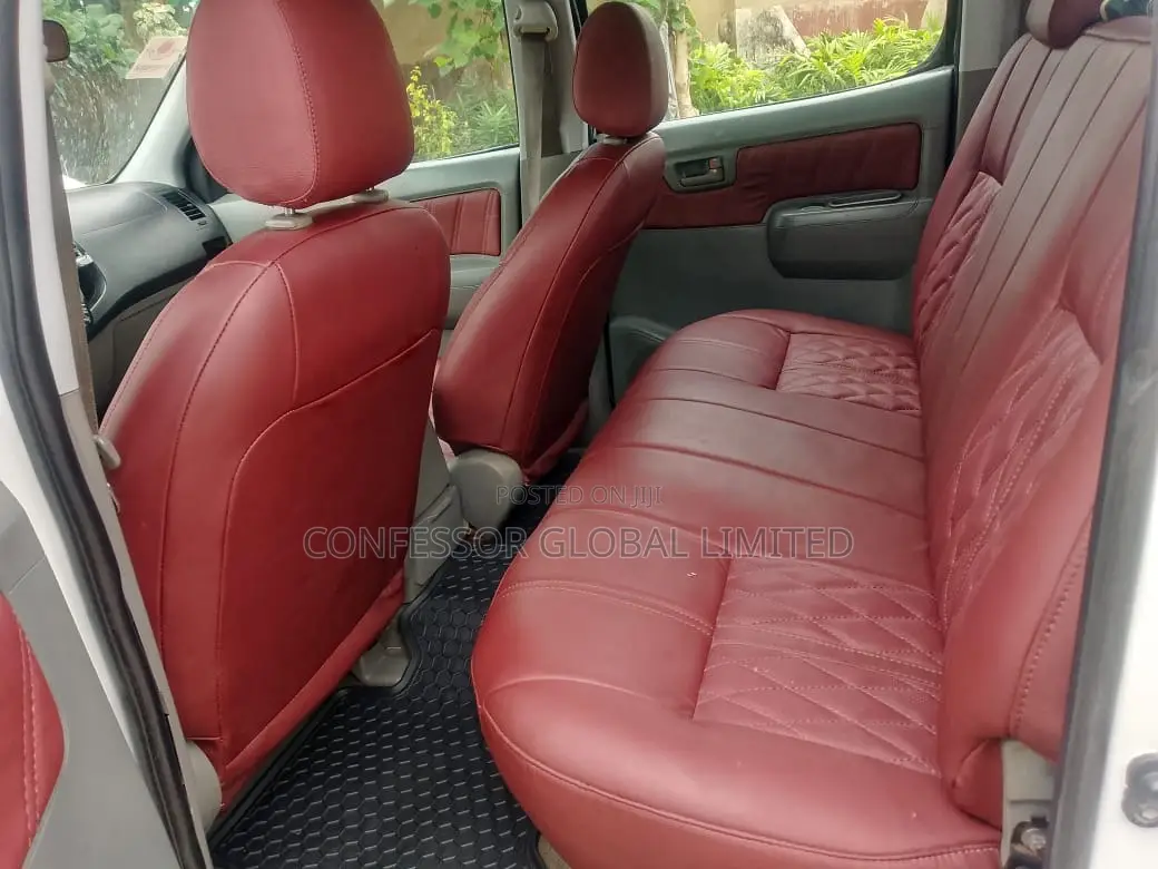 Toyota Hilux 2009 White