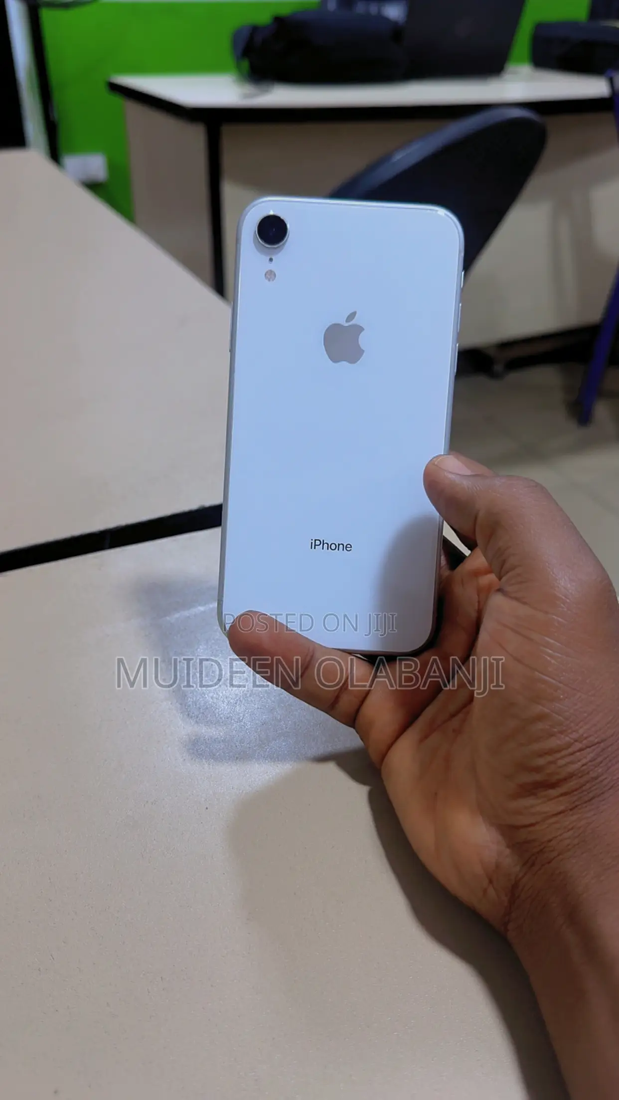 Apple iPhone XR 64 GB White