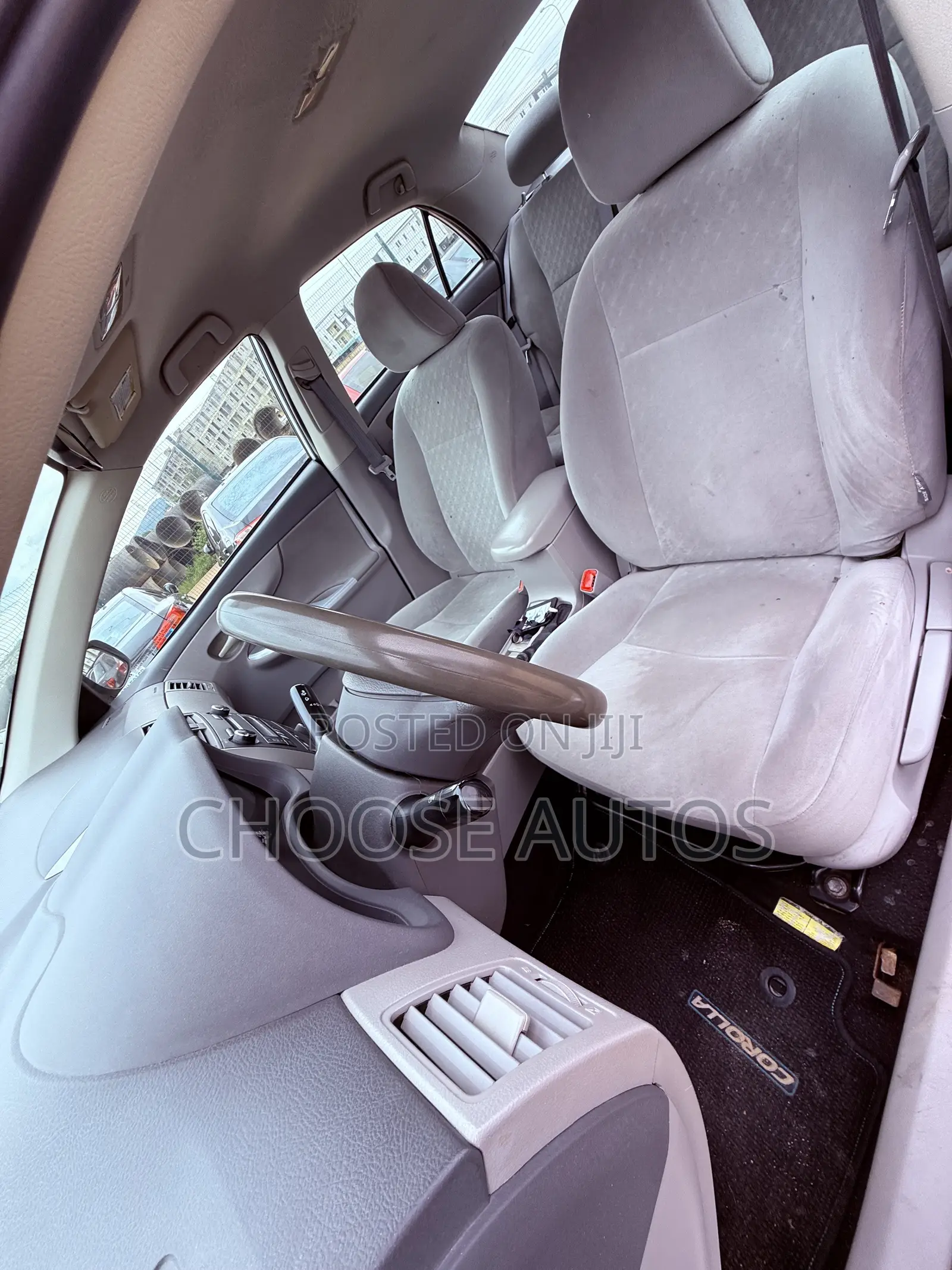 Toyota Corolla LE 4dr Sedan (1.8L 4cyl 4A) 2010 Silver