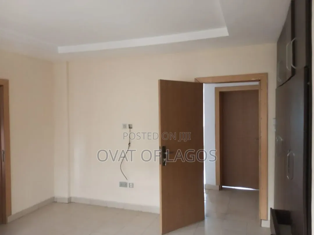3bdrm Apartment in Oniru, 1004 for rent