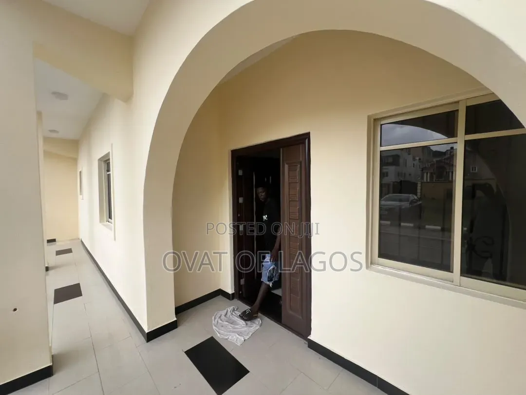 2bdrm Apartment in Oniru, 1004 for rent