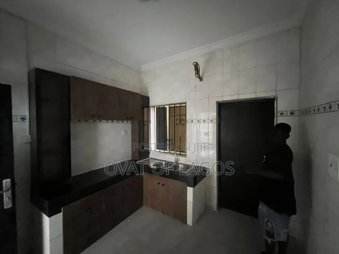 2bdrm Apartment in Oniru, 1004 for rent