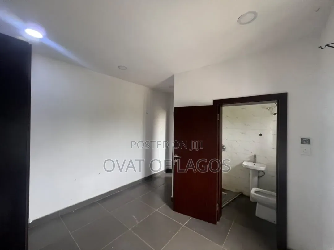 3bdrm Duplex in Lekki Scheme 2 for rent