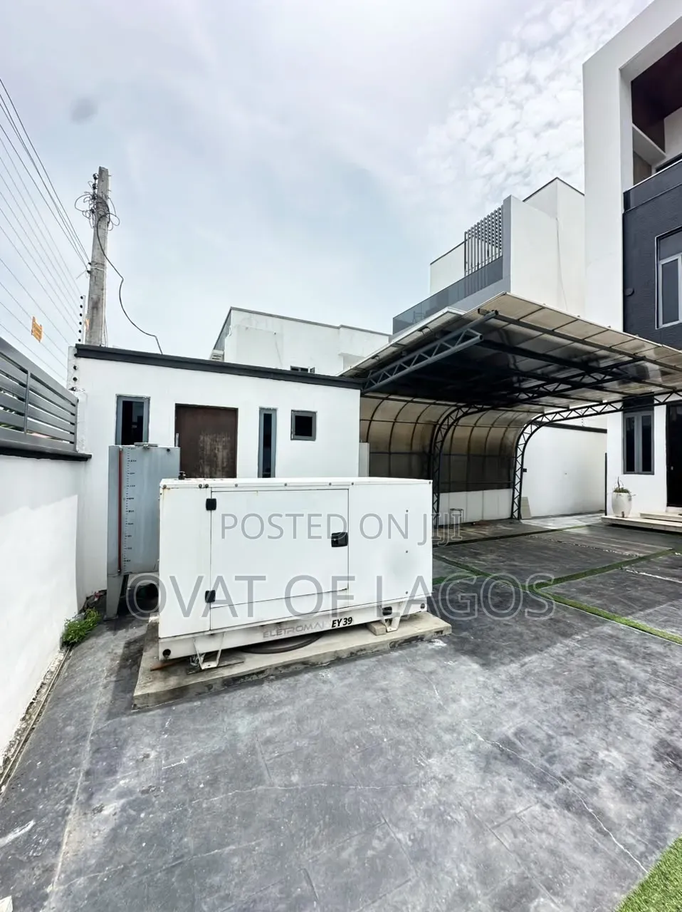 5bdrm Duplex in Idado for rent