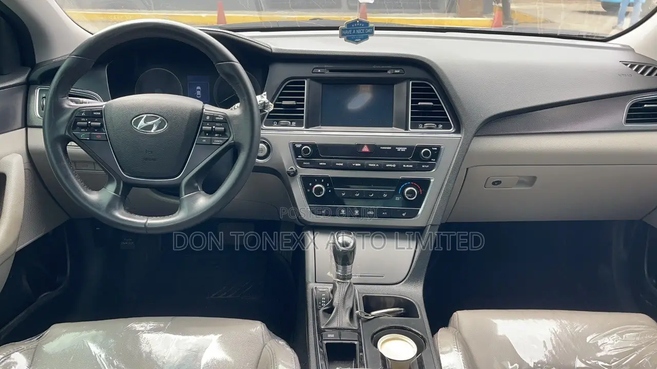 Hyundai Sonata Sport 2.0T Sedan FWD (2.0L 4cyl 6A) 2016 Blue