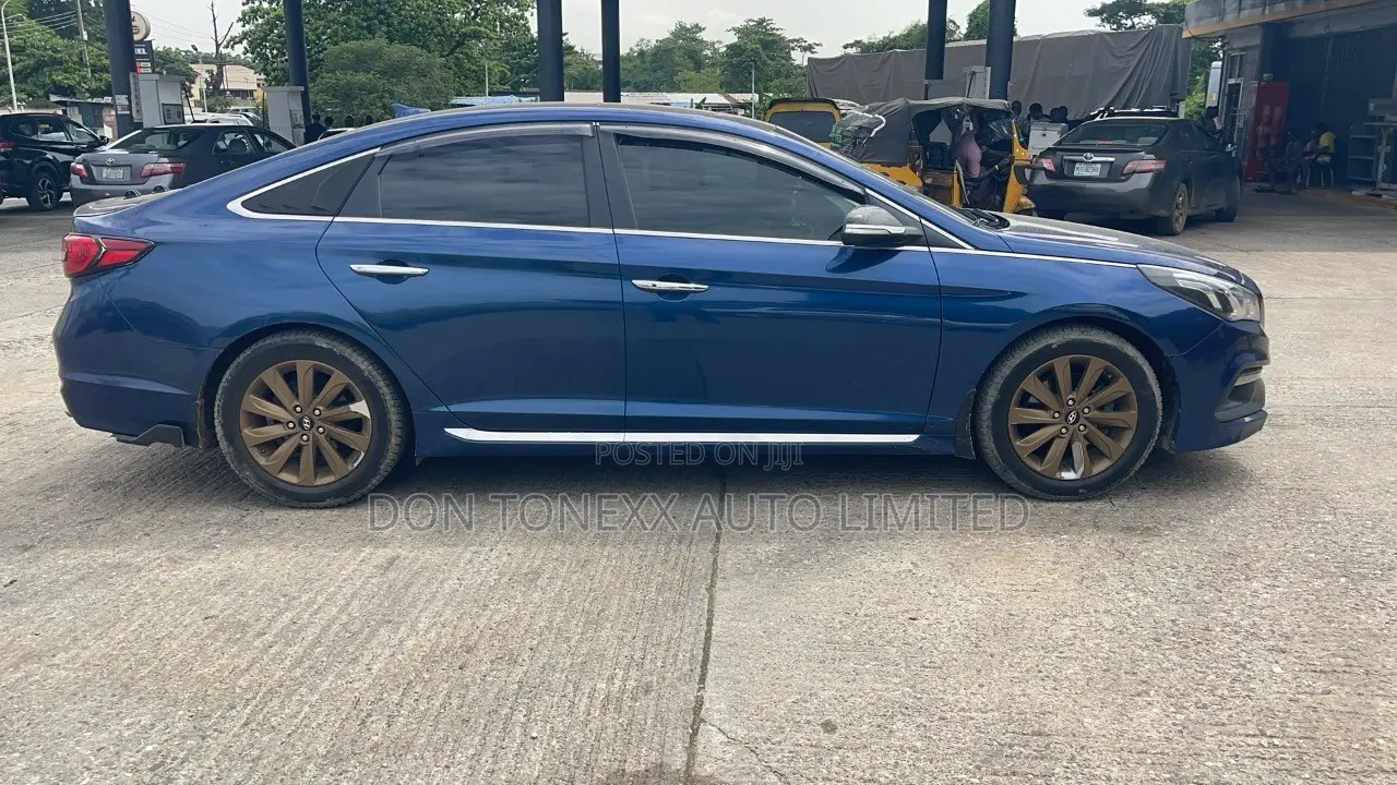 Hyundai Sonata Sport 2.0T Sedan FWD (2.0L 4cyl 6A) 2016 Blue