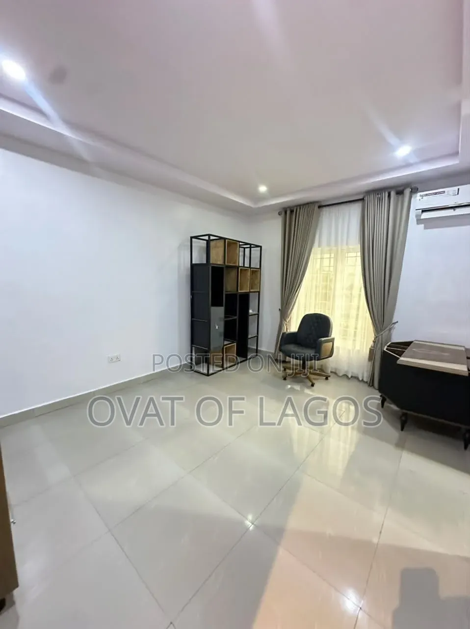 Furnished 3bdrm Apartment in Oniru Vi, 1004 for sale