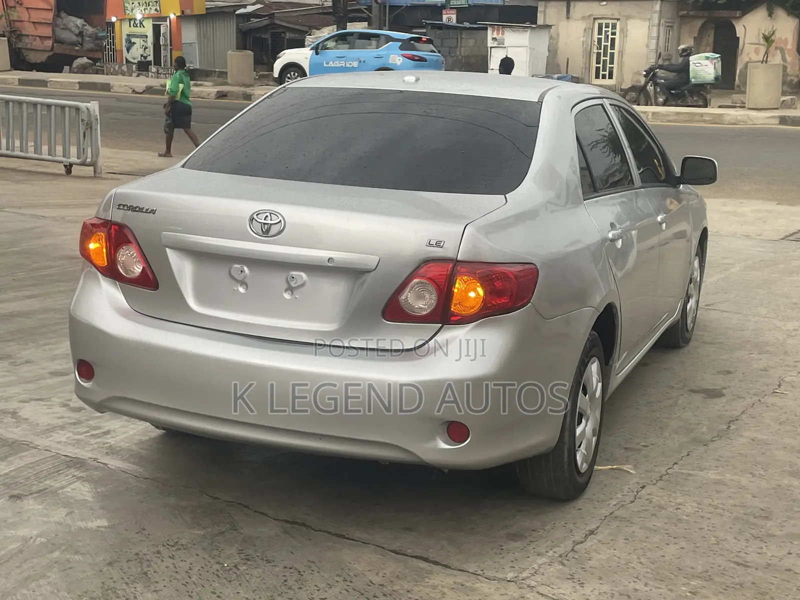 Toyota Corolla LE 4dr Sedan (1.8L 4cyl 4A) 2010 Silver