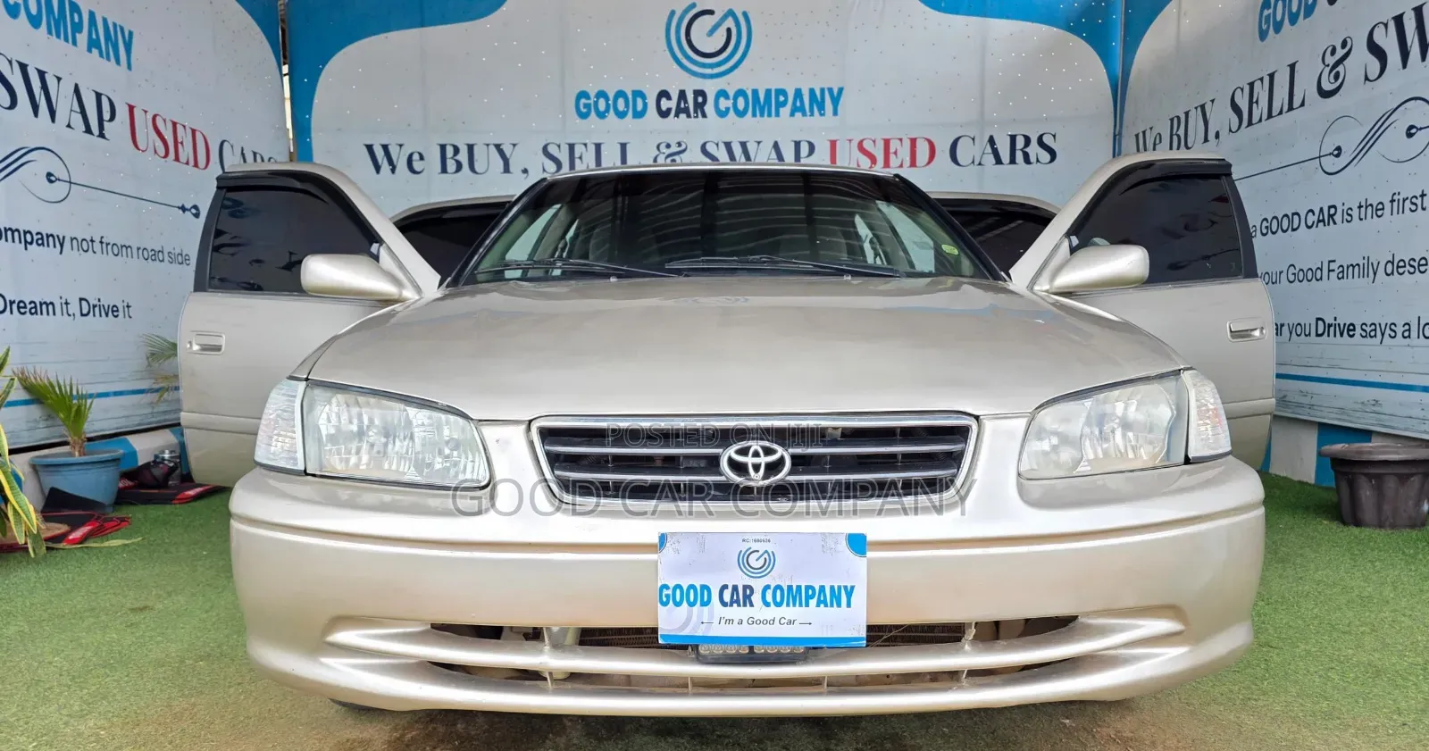 Toyota Camry 2000 Gold