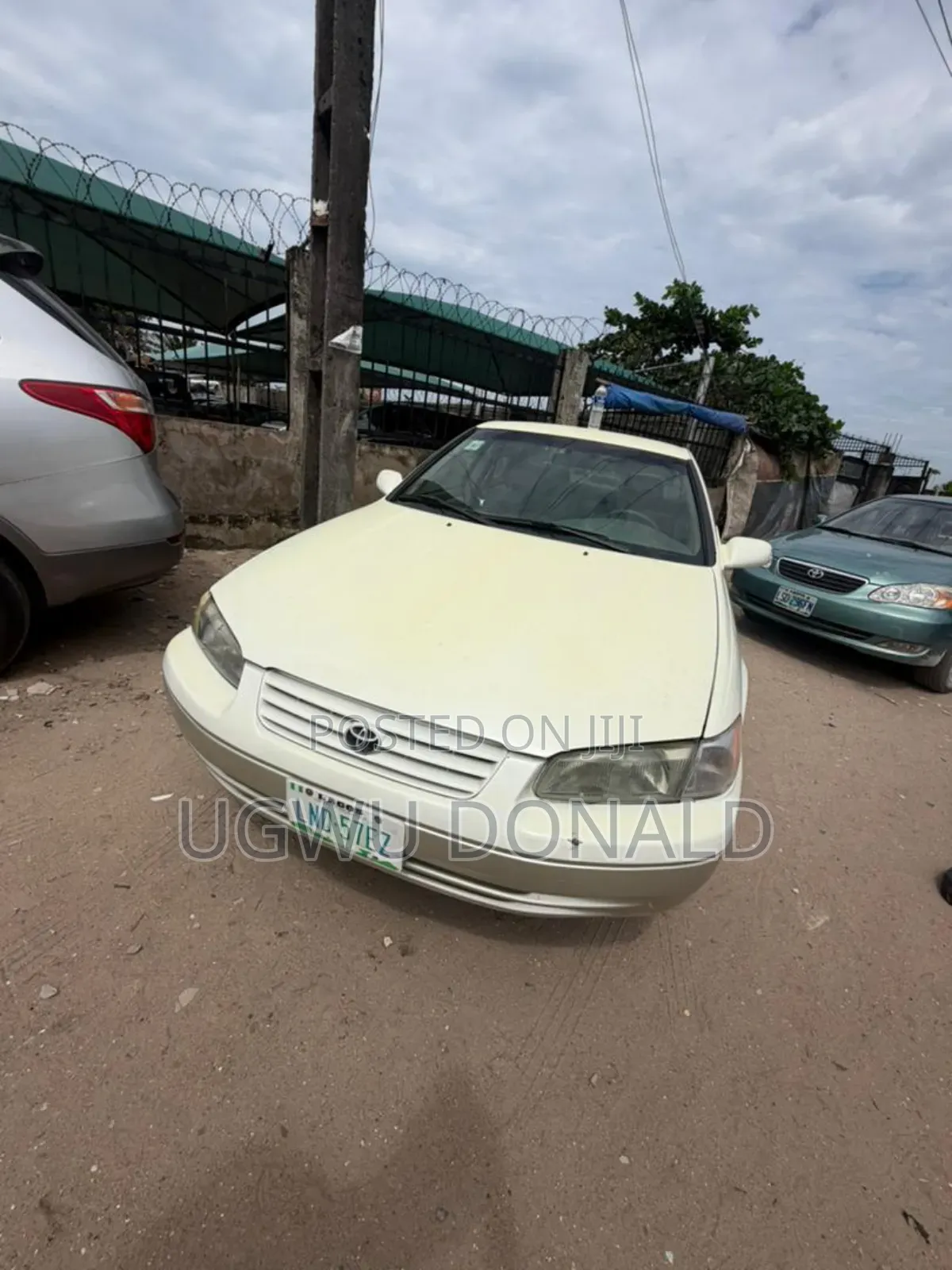 Toyota Camry 2000 White