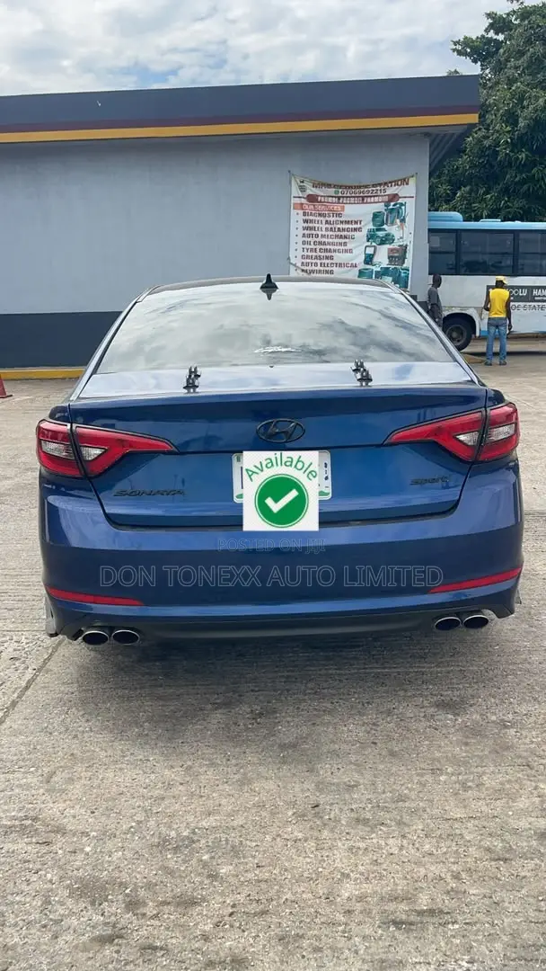 Hyundai Sonata Sport 2.0T Sedan FWD (2.0L 4cyl 6A) 2016 Blue