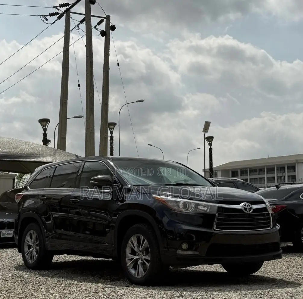 Toyota Highlander LE Plus 4dr SUV AWD (3.5L 6cyl 6A) 2014 Black