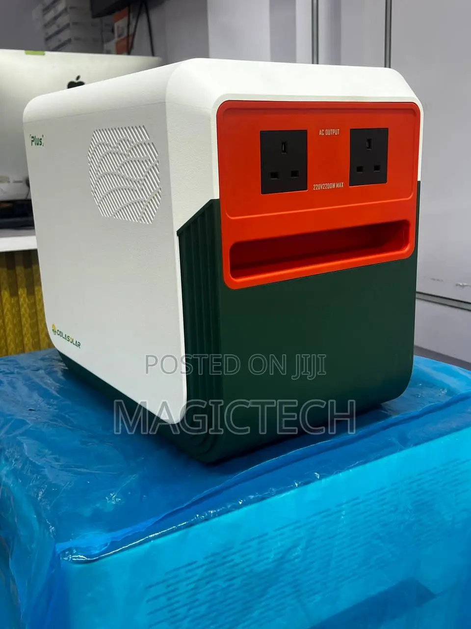 3600 Plus Cola Solar Portable Power Station