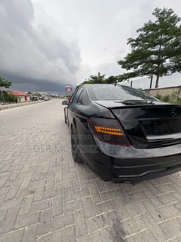 Mercedes-Benz C350 2013 Black