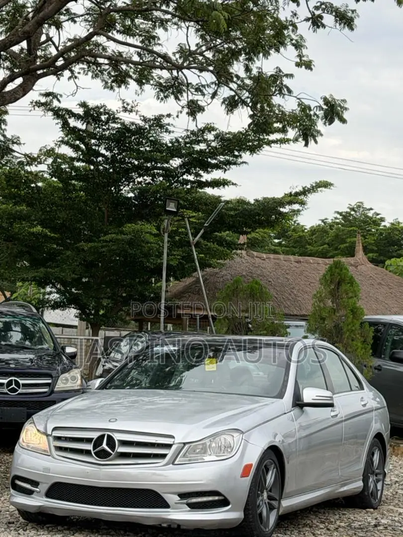 Mercedes-Benz C300 2011 Silver