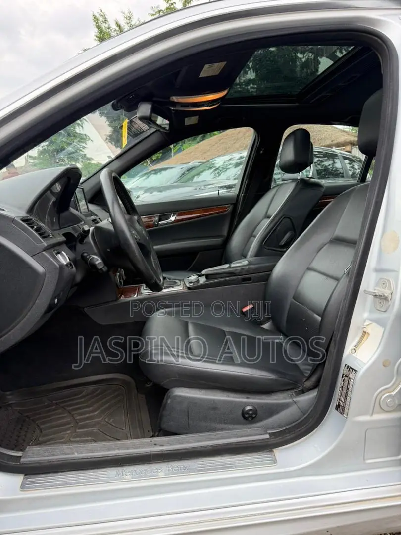Mercedes-Benz C300 2011 Silver