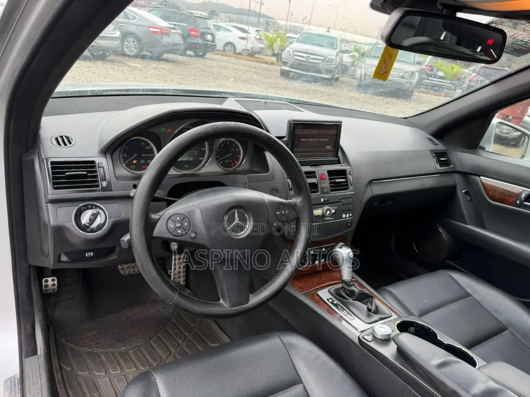 Mercedes-Benz C300 2011 Silver