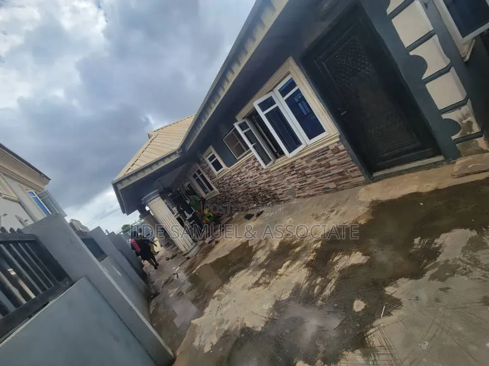Furnished 4bdrm Bungalow in Ayobo for sale