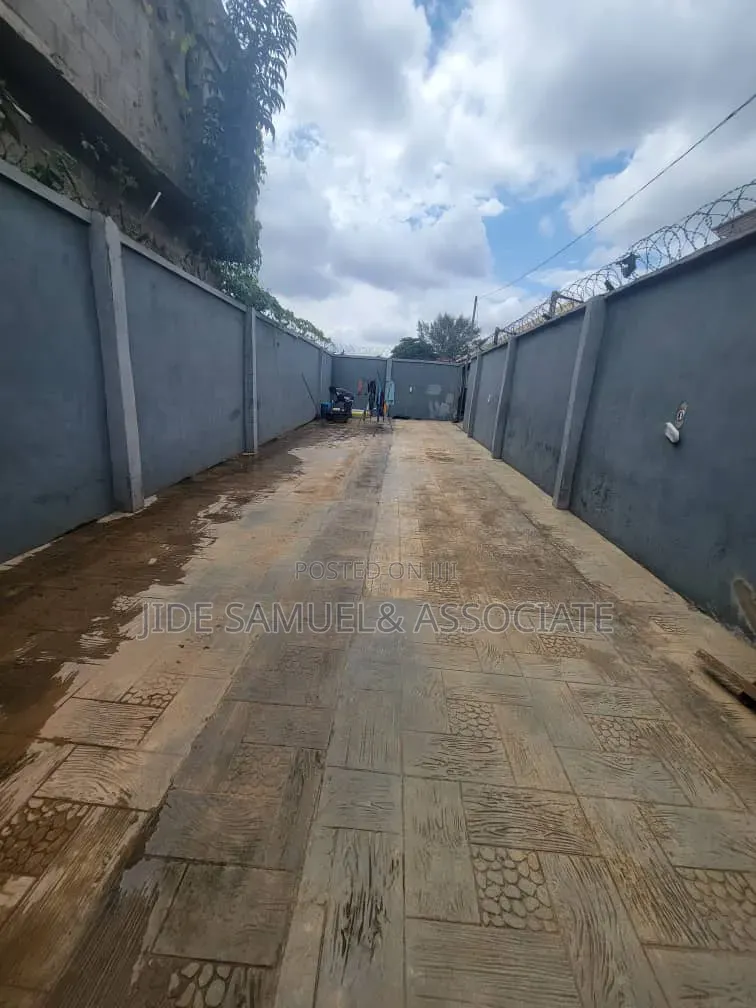 Furnished 4bdrm Bungalow in Ayobo for sale