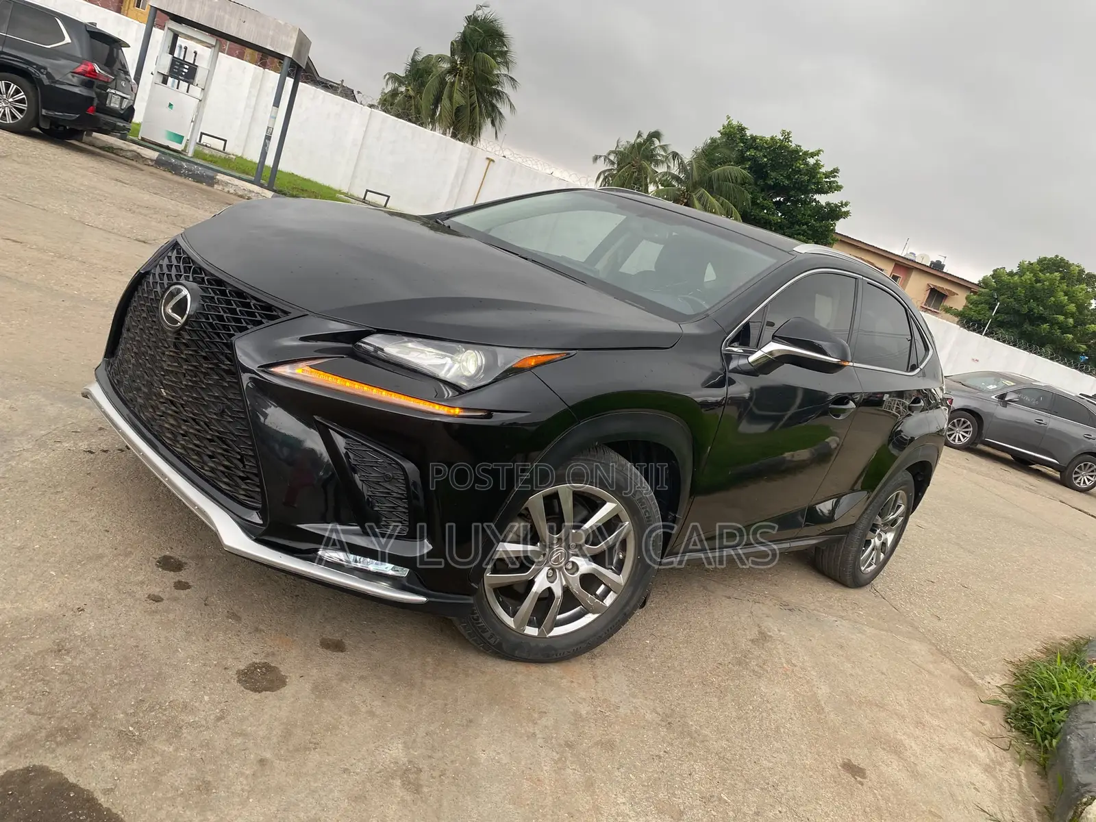 Lexus NX 200t FWD 2017 Black