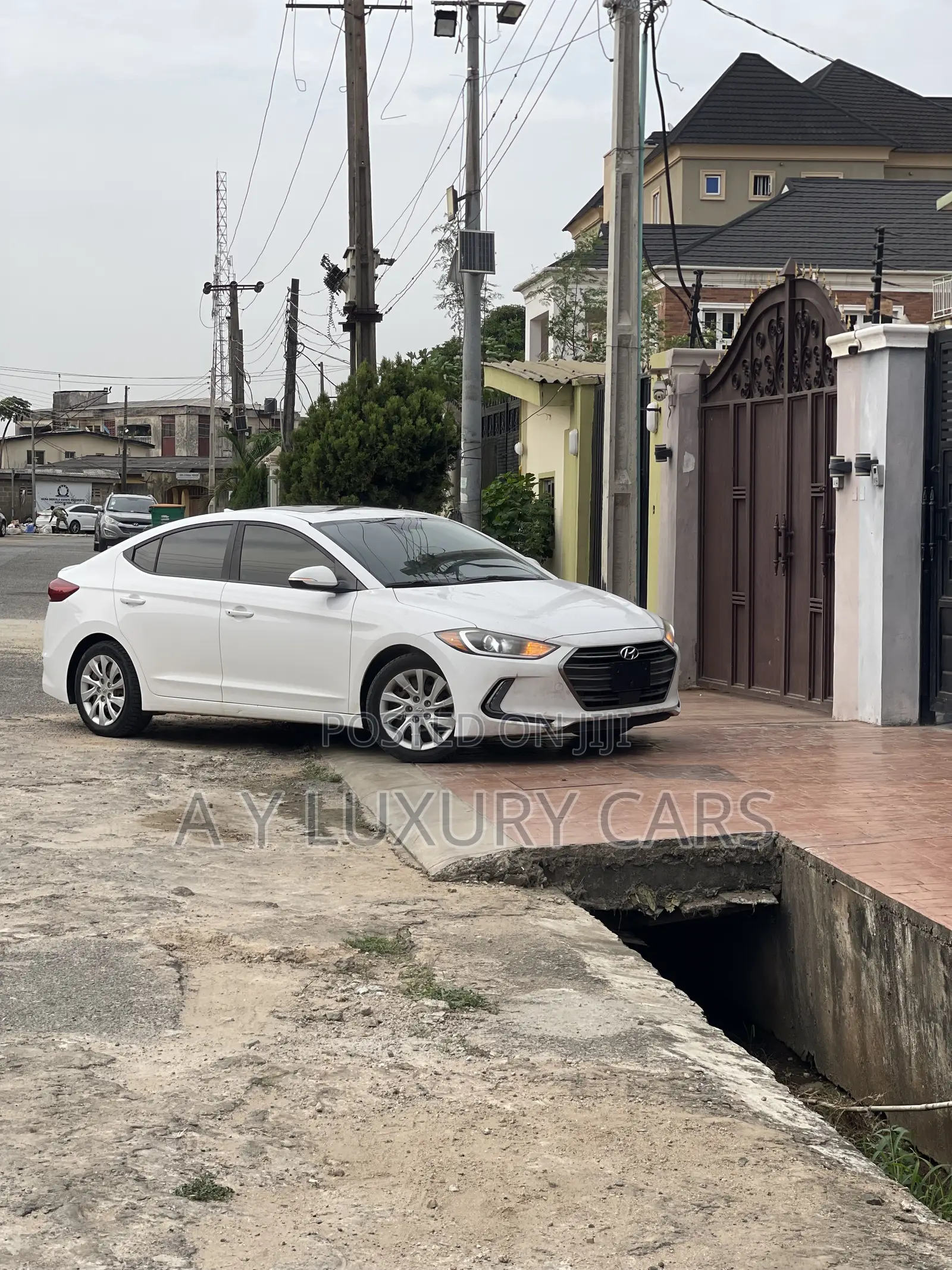 Hyundai Elantra Limited 2018 White