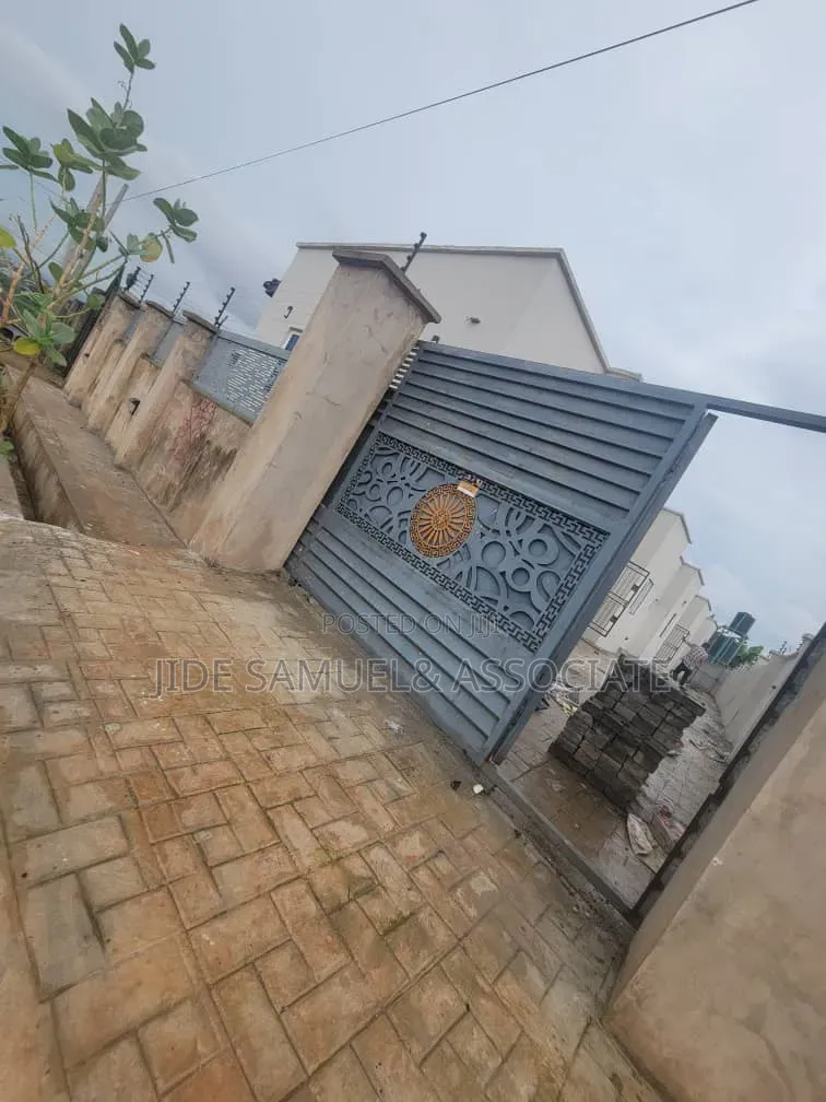 Furnished Mini Flat in Ayobo for rent