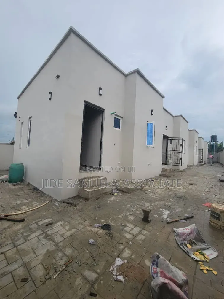 Furnished Mini Flat in Ayobo for rent