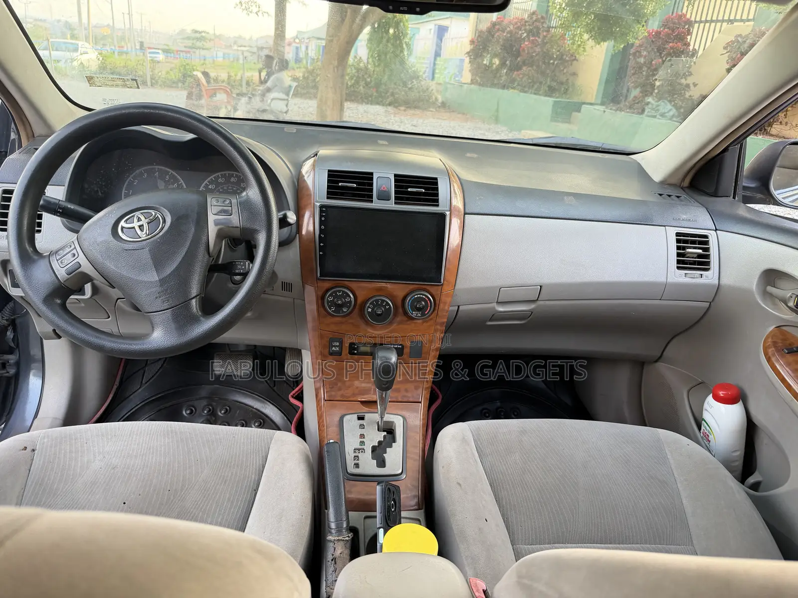 Toyota Corolla LE 4dr Sedan (1.8L 4cyl 4A) 2012 Gray