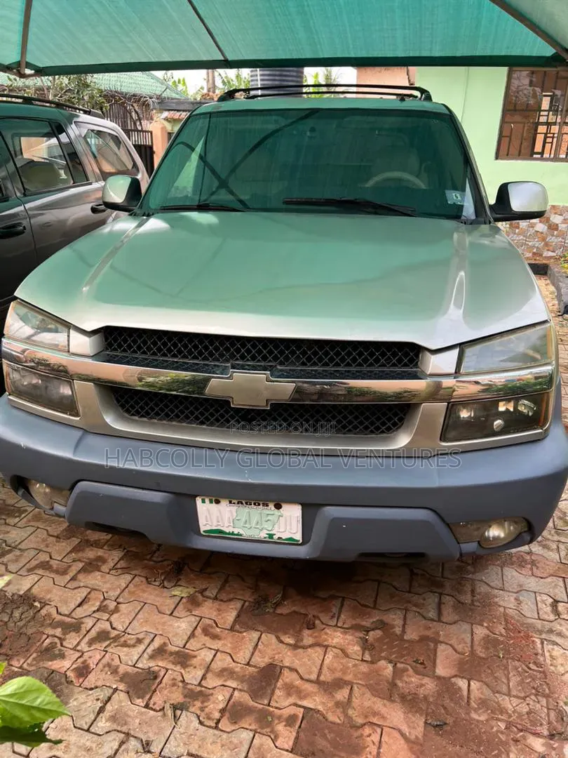 Chevrolet Avalanche 2009 Gold