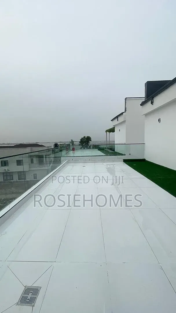 5bdrm Duplex in Osapa London for sale