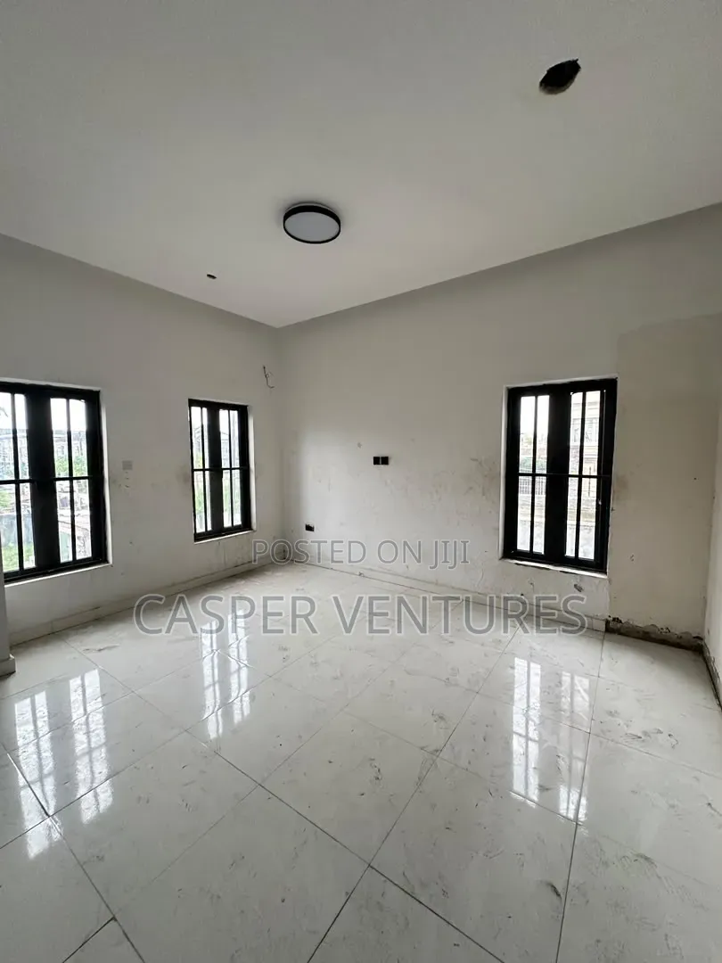3bdrm Apartment in Meadow, Ikate for sale