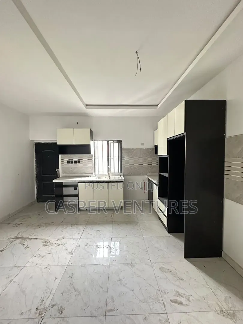 3bdrm Apartment in Meadow, Ikate for sale